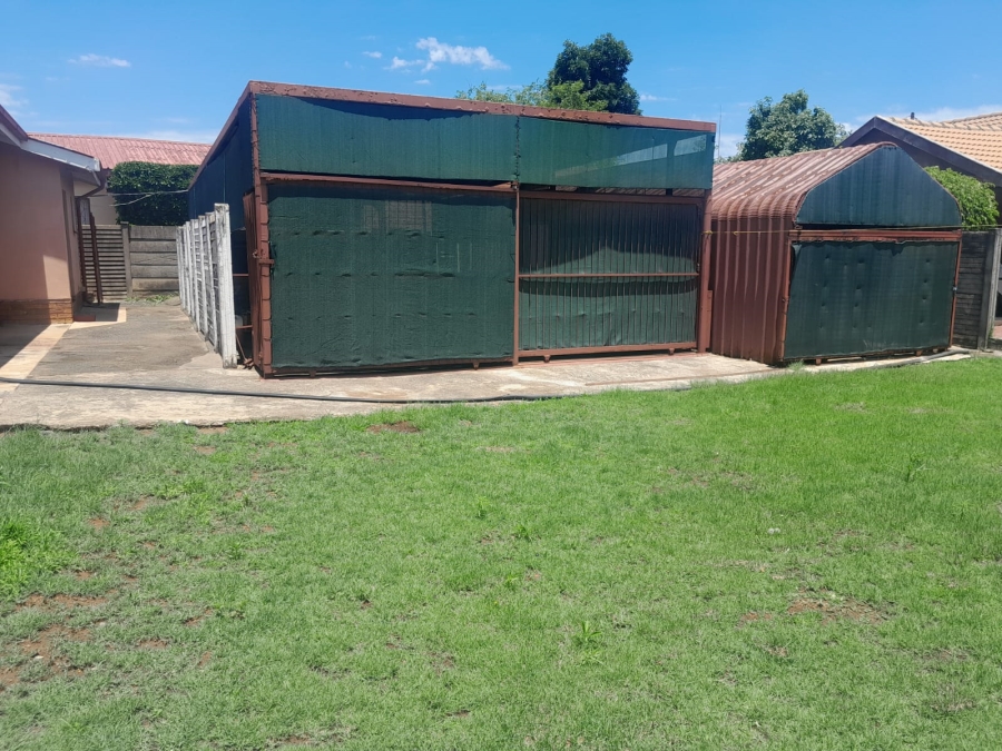 3 Bedroom Property for Sale in Oos Einde North West